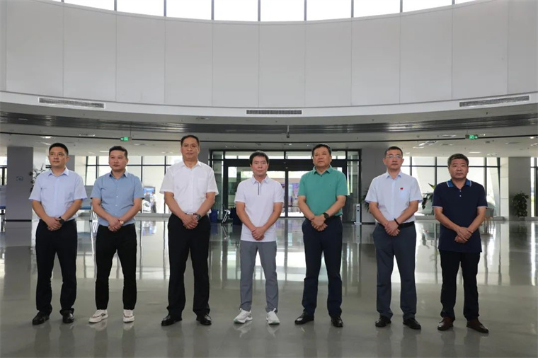 zoty中欧体育官方网站体育陪同舒华体育来滨考察体育产业发展情况